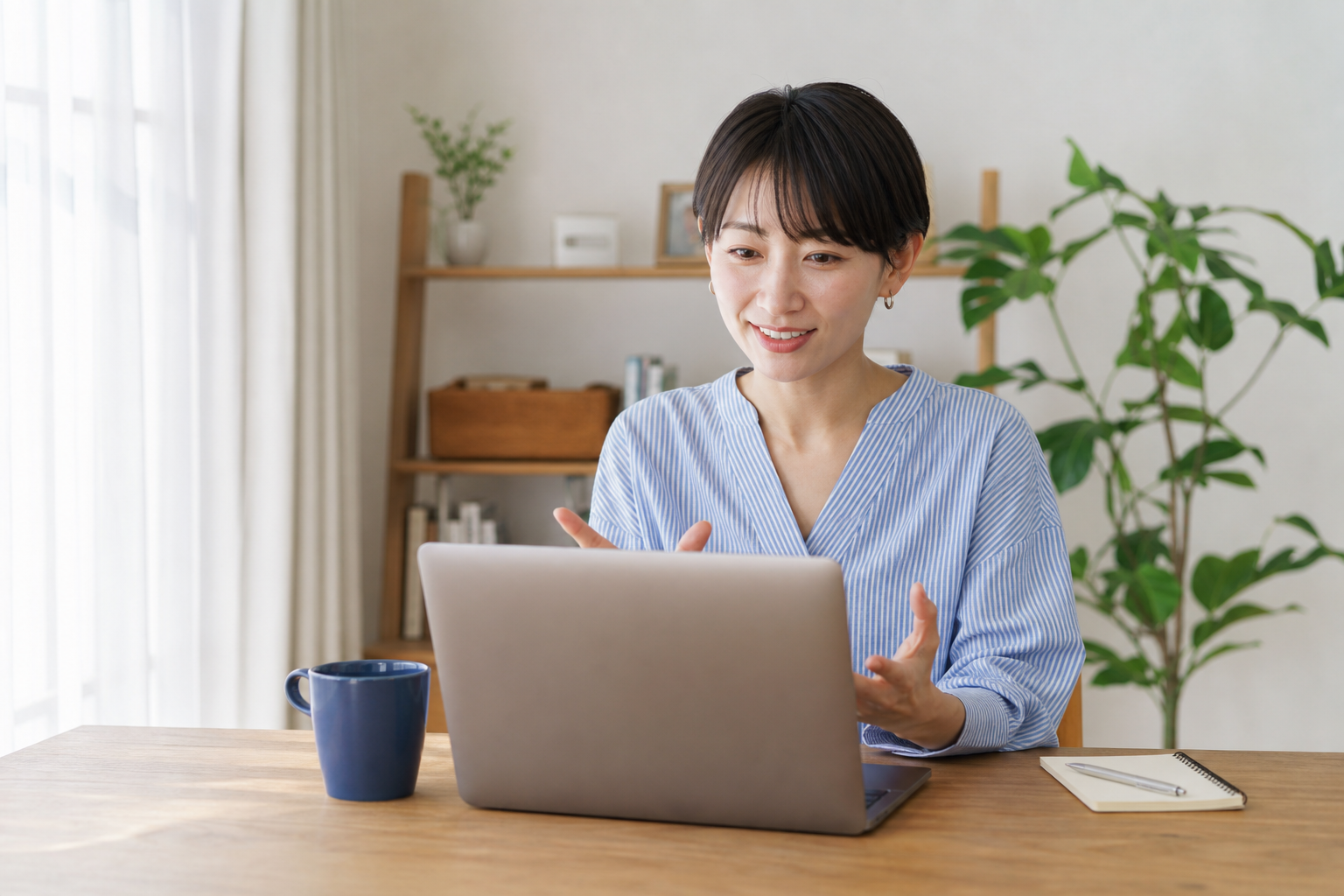 オンライン会議が続く日は“照明＋背景”で印象アップの記事内容を表すイメージ